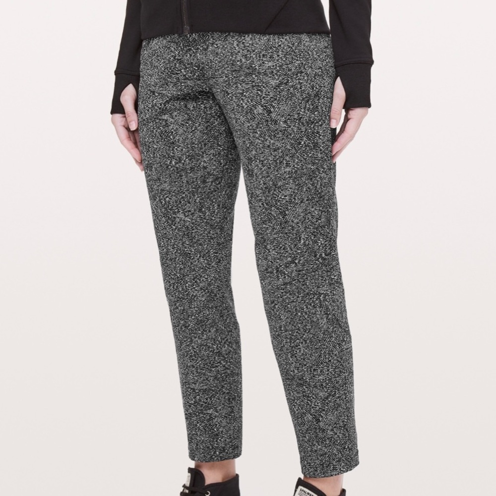 LULULEMON ON THE FLY PANTS
